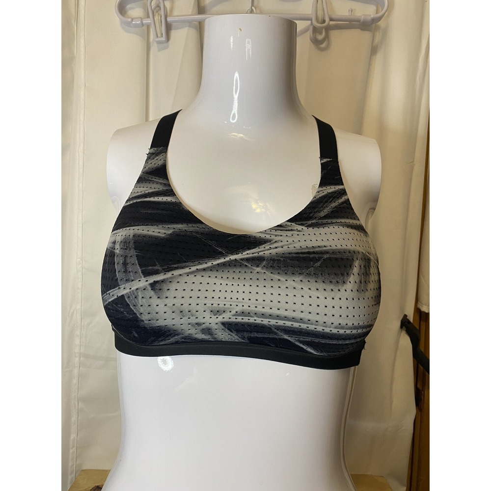 Victoria sport bra size 32b wireless black and gray
